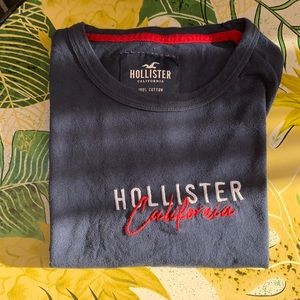 Hollister tee